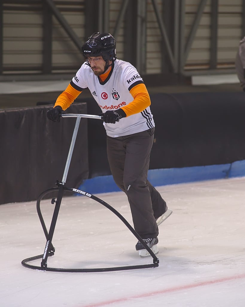 pelagicore-ice-skating_0001