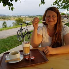 After a hot afternoon at the lake Pfäffikersee we went on to the other side and enjoy some late and espresso.  (Originally published at: https://jeena.net/photos/312)