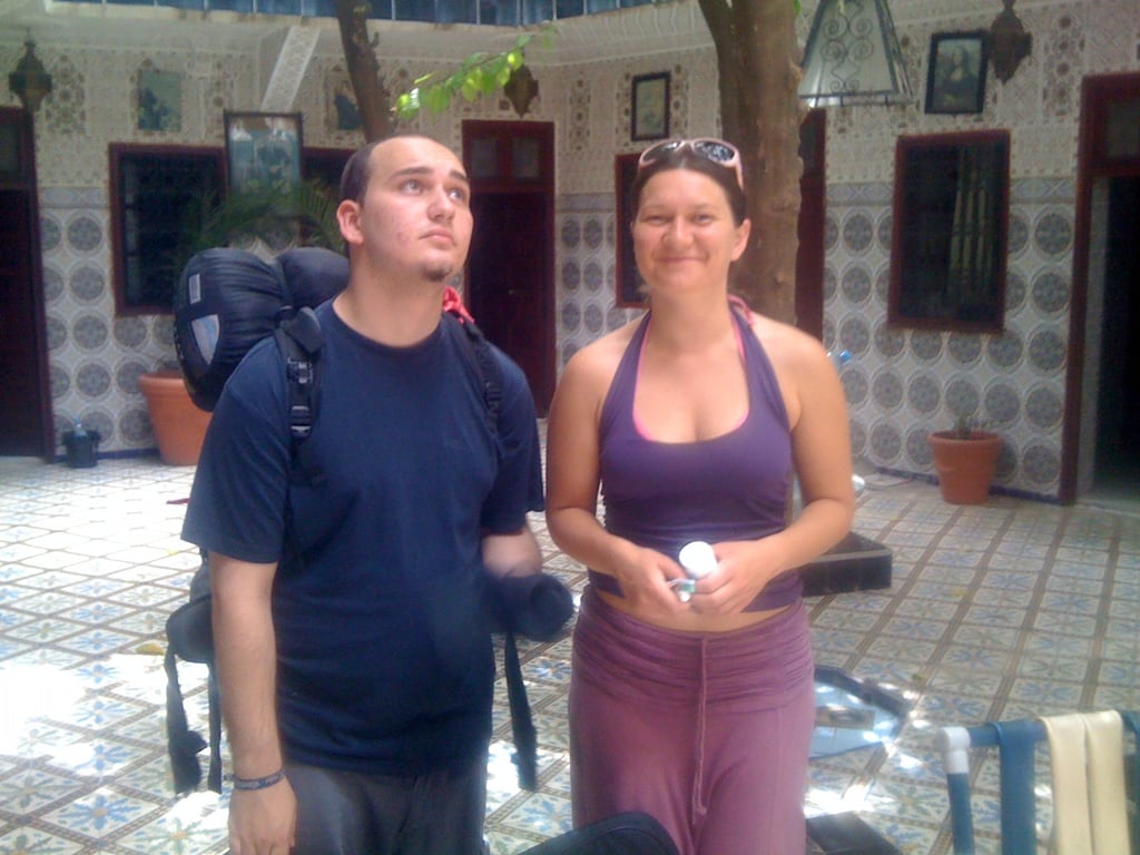 Geschwister im Riad in Marakkesh