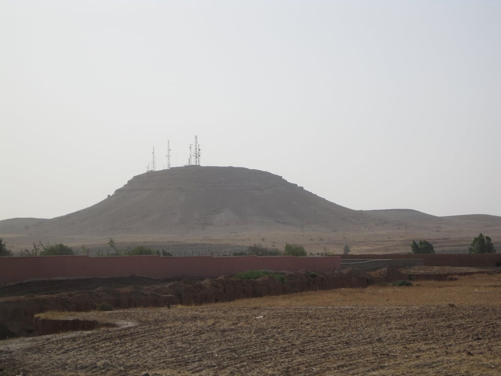 Berg mit Antennen in Marokko