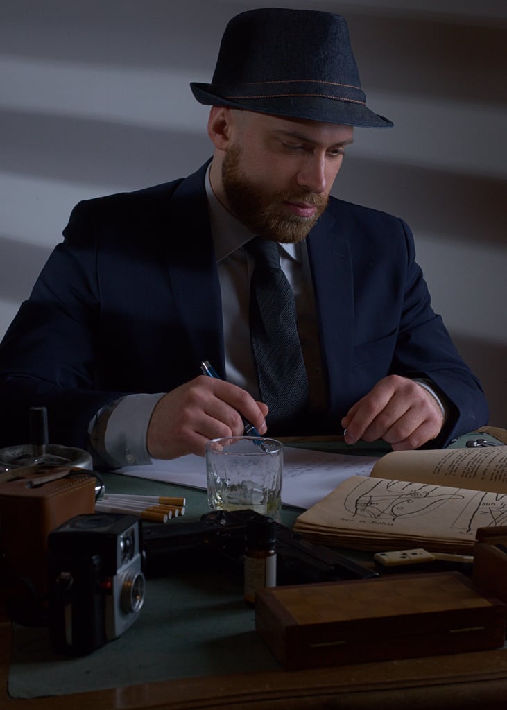 Private Investigator - Gilles