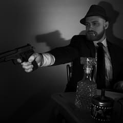 Private Investigator - Gilles