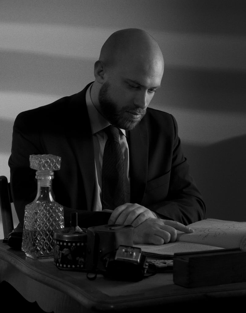 Private Investigator - Gilles
