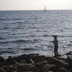 Einsammer Angler