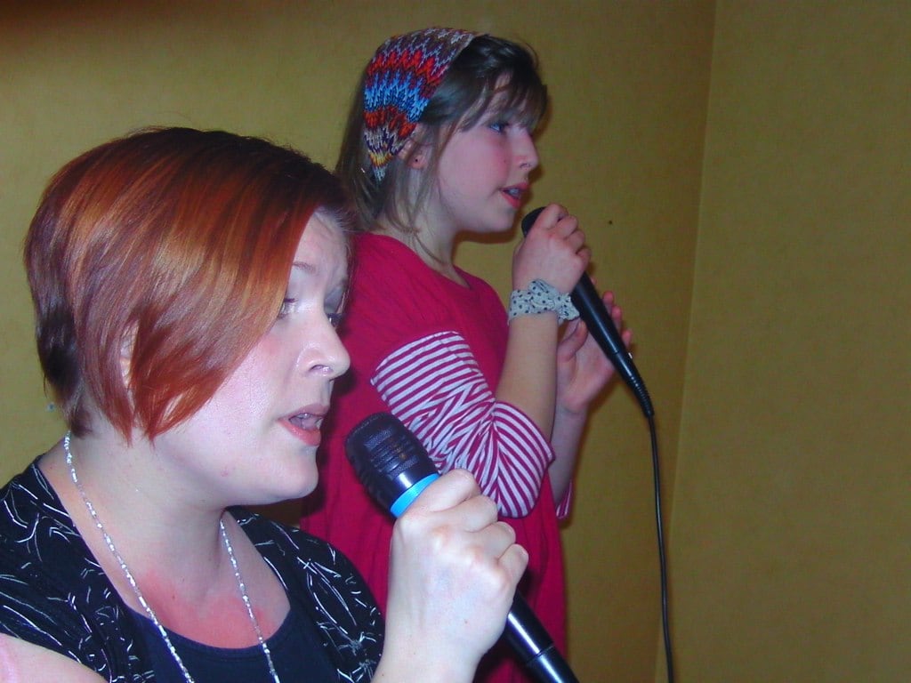 Vlona & L. @ SingStar