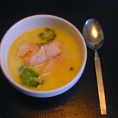 Lachssuppe