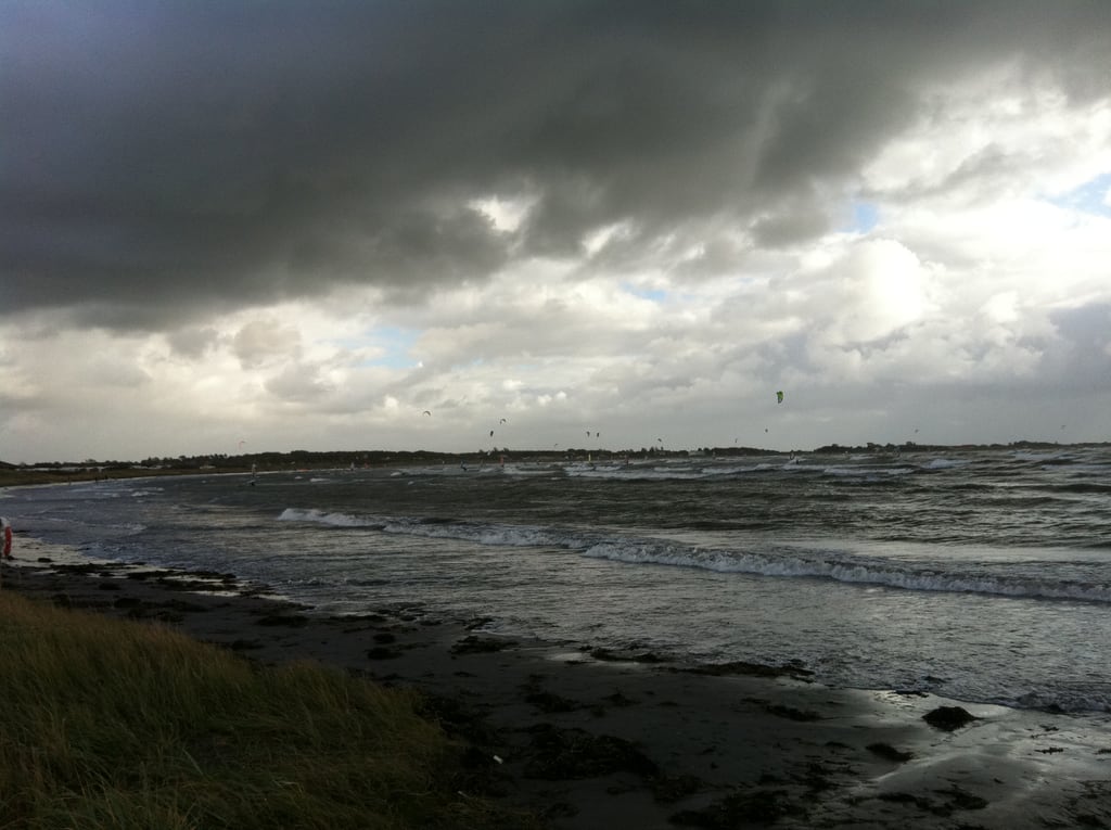 Kitesurfing