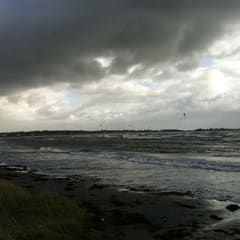 Kitesurfing